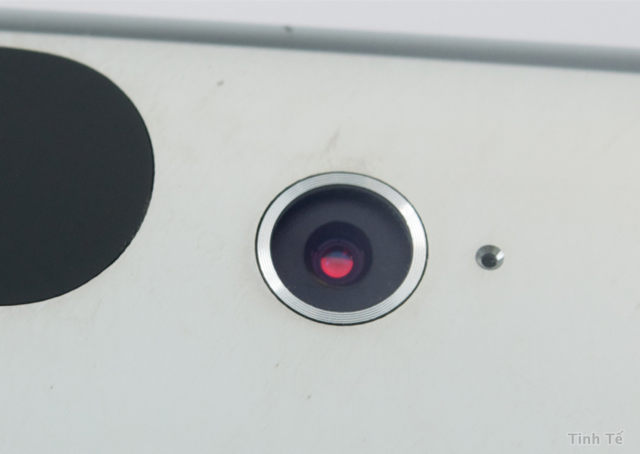Newly-leaked images and video show us the next-generation iPod touch will host a camera. Apple had originally...