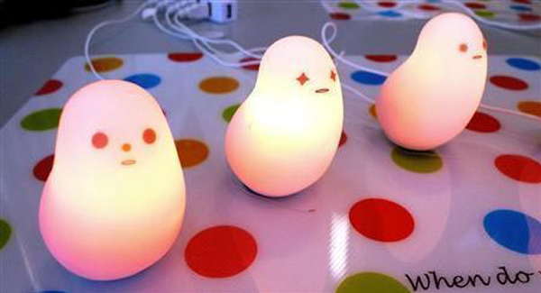 If there's one thing I know you want, it's a bizarre blobby ghost-thing for your desktop. Have I got a treat for you. Students at the University of Tokyo...