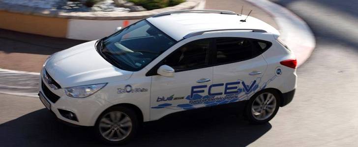 Hyundai mass produces fuel-cell vehicles