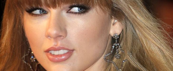 Paid Facebook messages to celebrities – the new fan mail?
