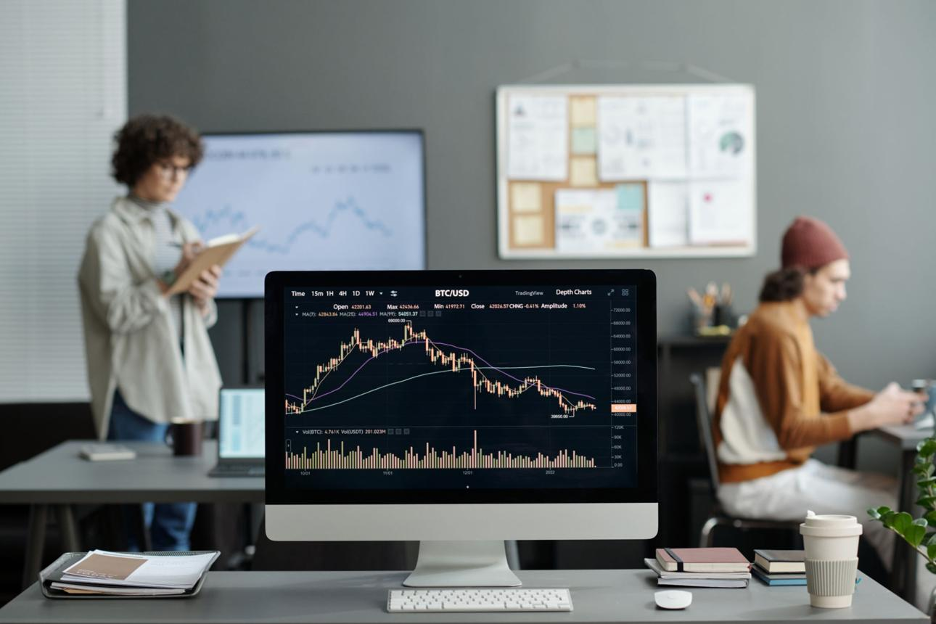 Why DOGE Price Trends Still Matter in Modern Crypto Investing