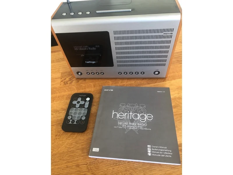Heritage Radio With An Ipody Modern Twist