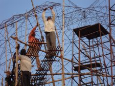 Contemporary Art Installation Goes Green and Makes You Go Brown