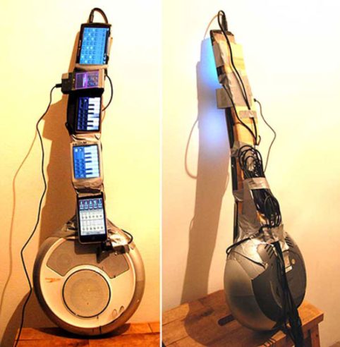 Mobile Banjo/Guitar Uses Smartphones to Make Music