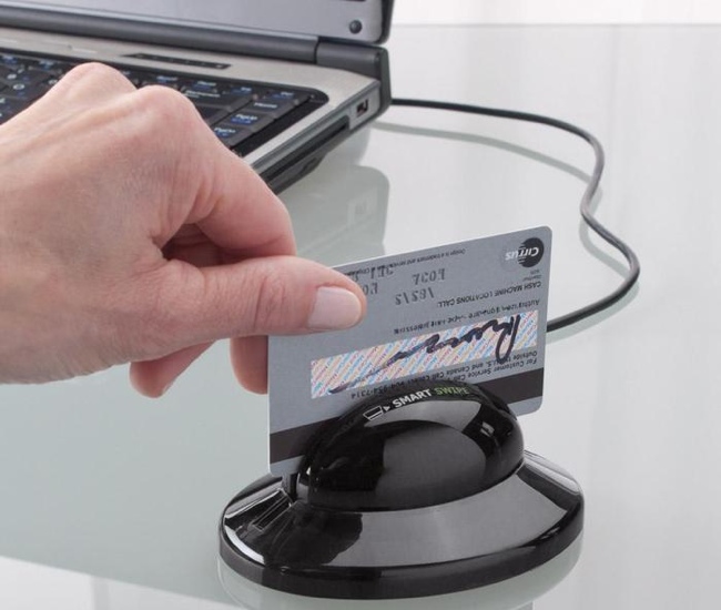 SmartSwipe Card Reader Keeps You Safe Shopping Online