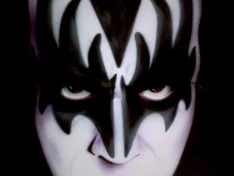 Metal your iPhone with Kiss and Slayer