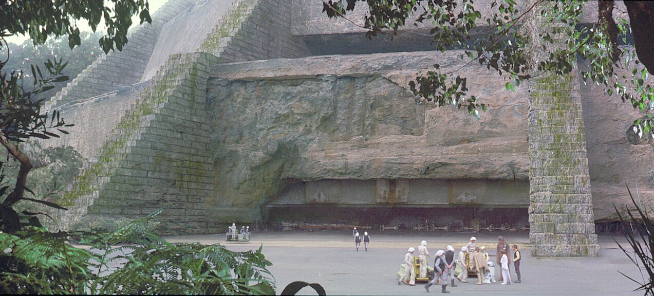 Steve Jobs' Yavin IV iPad Presentation Met With Mixed Feelings