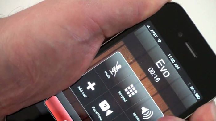 Having acknowledged the now-infamous iPhone 4 'death grip', Apple has rushed an update out the door that... well, it doesn't really solve the problem at...