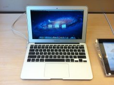 The MacBook Air Project Pushes Tiny Desktops to the Max… Er, Min