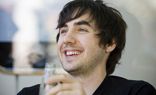 Kevin Rose Outs Apple's iTV