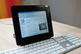 Turning A Photo Viewer Into A Tablet for $170