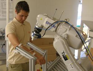 Rock-em, Sock-em Robot Beats Up Volunteers In the Name of Science