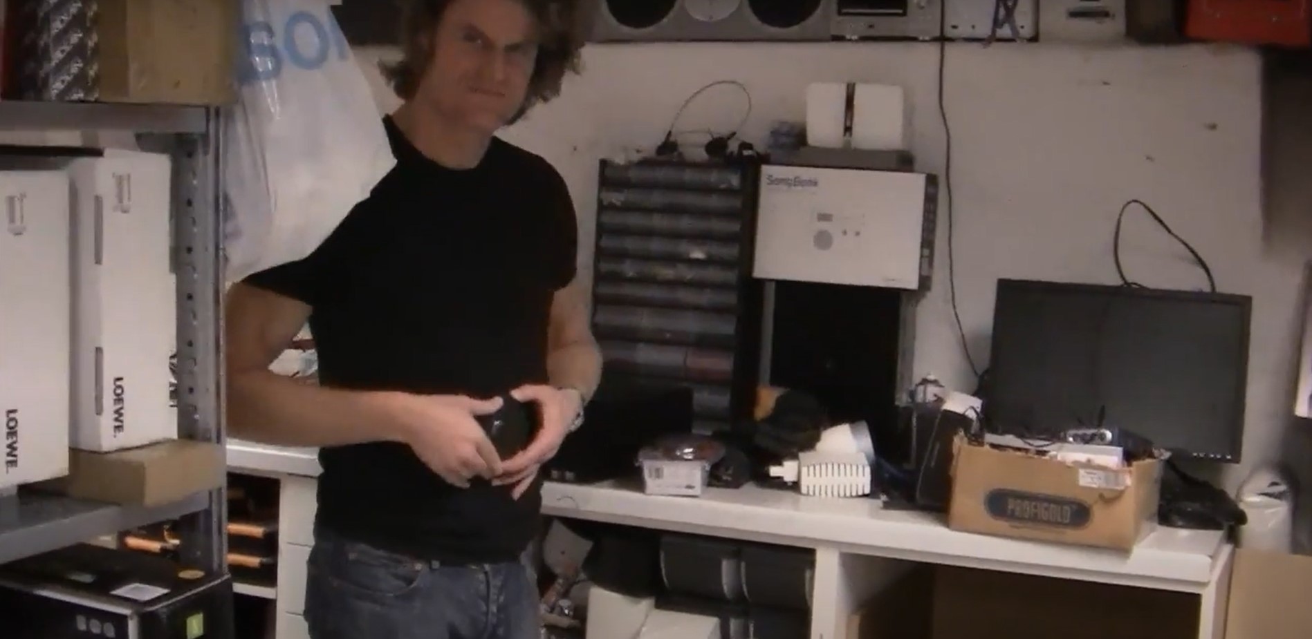 Man Turns Himself Into Human Jukebox - No One Knows Why