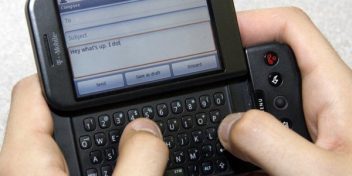 7,000,000,000,000+ SMS Messages To Be Sent In 2011