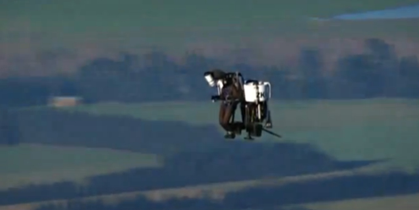Personal jetpack breaks 3000 feet