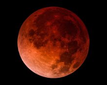 Watch the blood red moon on Saturday morning