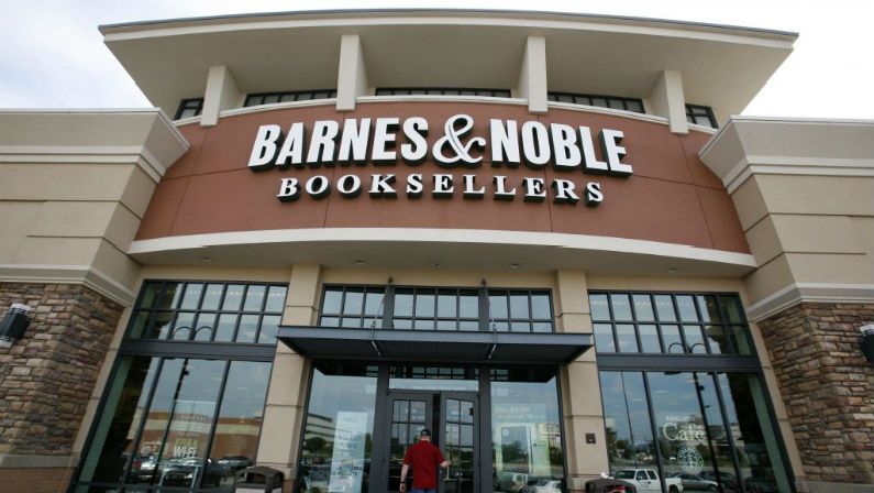 Microsoft joins forces with Barnes and Noble against Amazon, Apple