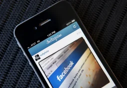 Silicon success hits Instagram as Facebook shells out $1 billion to buy it