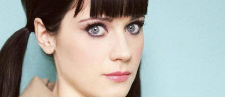 Samuel L. Jackson and Zooey Deschanel promote Siri for Verizon