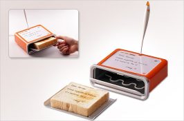 Toaster messenger leaves love notes on your toast