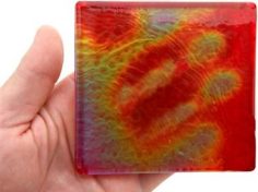 Temperature tiles that bloom with color