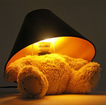 A_weird_yet_wonderful_teddy_bear_lamp