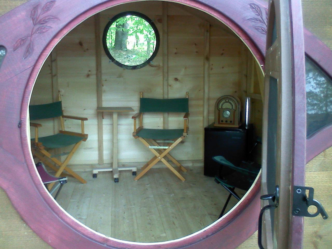 inside-hobbit-hole-2