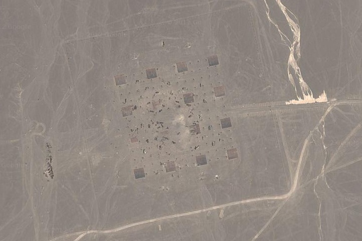 Strange designs in China are optometry charts for spy planes 3 chinese-square-optometry-chart-2