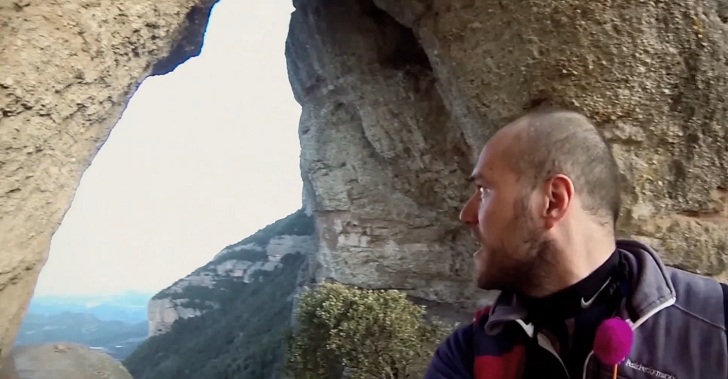 Alexander Polli flies his wingsuit through a tiny hole at 155 MPH 1 alexander-polli-pre-jump-2