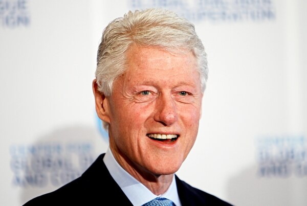 Tech-shy #BillClinton isn't “friendless” – but he's nearly tweetless