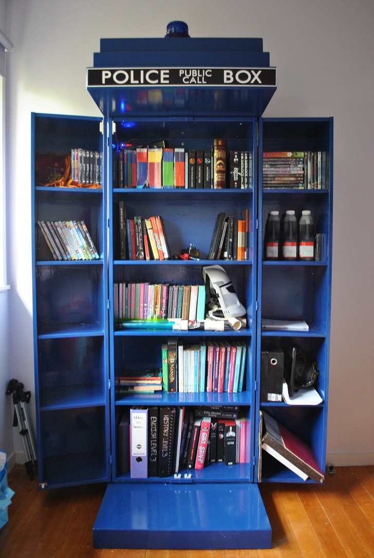 TARDIS Bookshelf