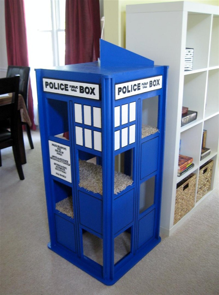 TARDIS Cat House