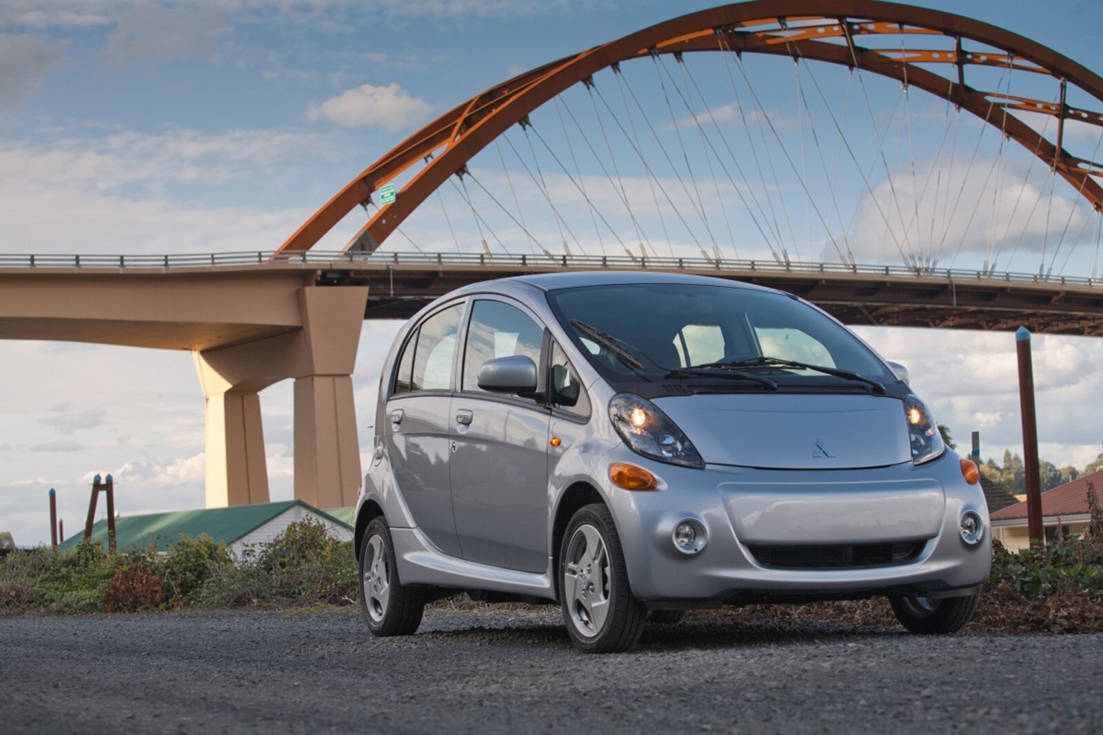 Is the 2014 Mitsubishi i-MiEV leading the electric car evolution?