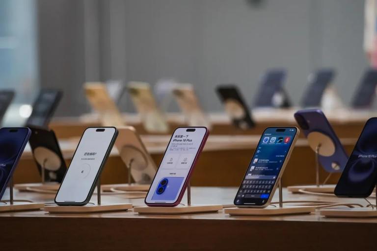 Apple Surprises Wall Street After Buffett Cuts Stake 1 AD 4nXcXAd GYfR GF2KWhVB31h5HGEjJiHYYz7Ljw1tqWTqZVGOdXkR4XrMcV P4JXl79gLp8dTETTEOR2nVTGy5FrWFIihXponkCzu2r dh3dV3S1kNIWhqvs T4x2xtizd 8RqUF U gRX8C9OND4His