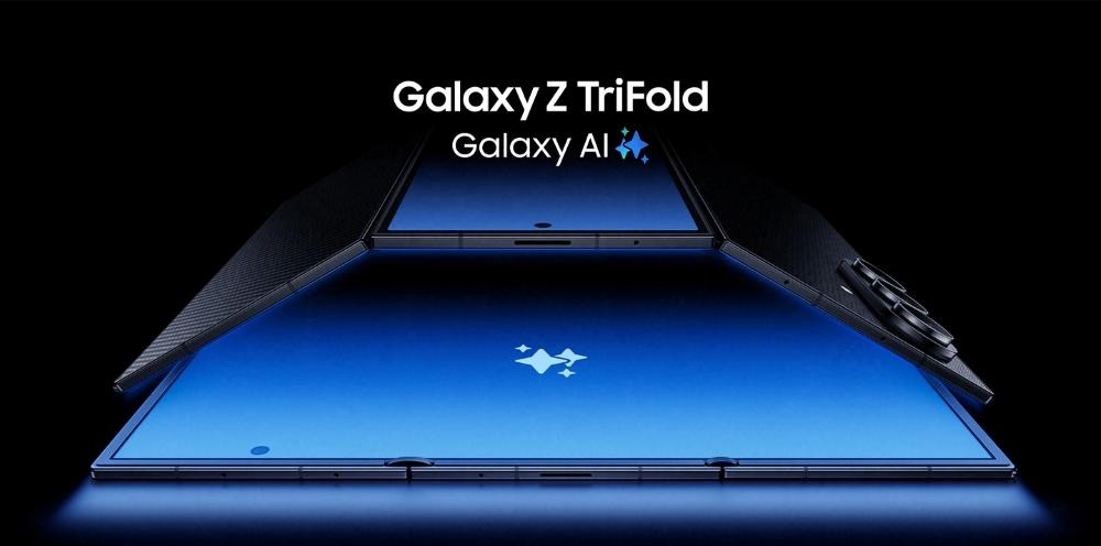Samsung Galaxy Z TriFold device unfolded with Galaxy AI branding on glowing blue screen, TECHi logo.